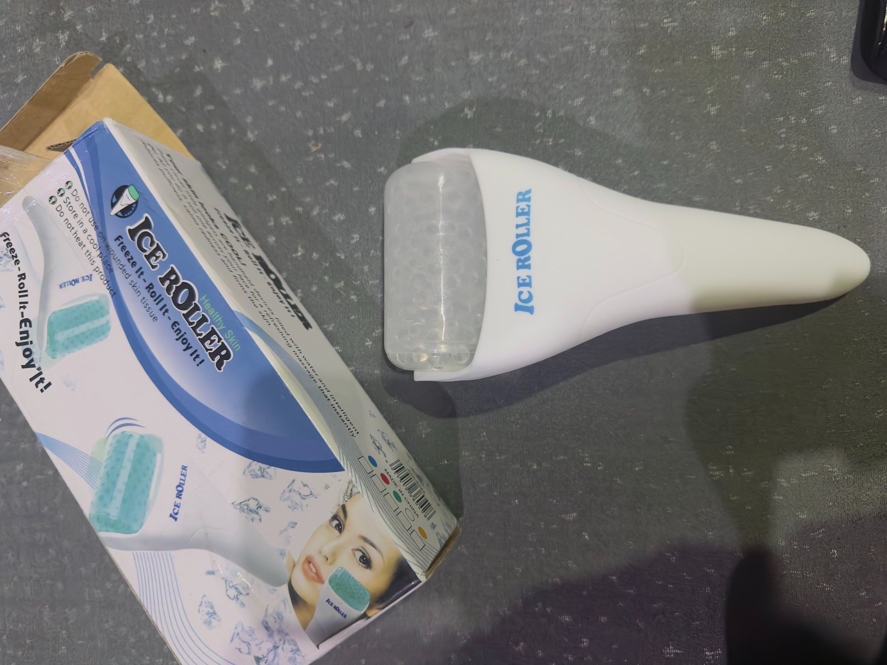 Facial Beauty Ice Roller-Face Lift Massager Anti-Wrinkles Skin Lifting Pain Relief Skin Care Tool